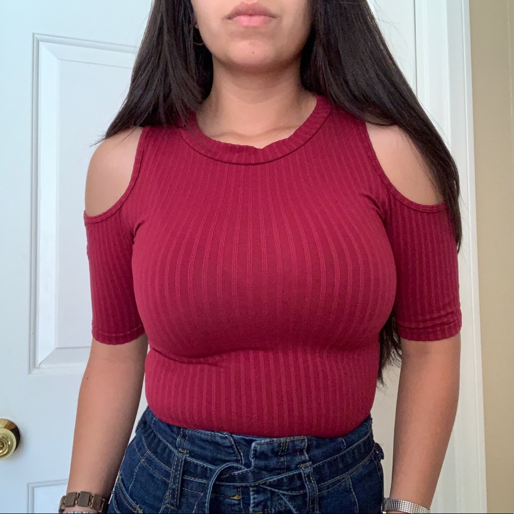 FINAL PRICE Cold Shoulder Top